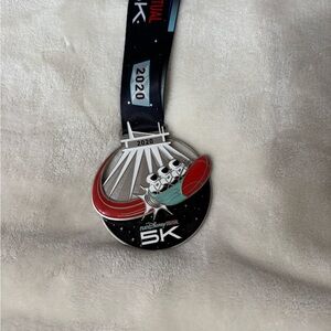 rundisney 2020 virtual 5k challenge space mountain medal